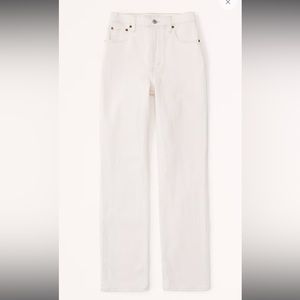 NWT Abercrombie & Fitch Curve Love Ultra High Rise The ‘90s Straight Jean.